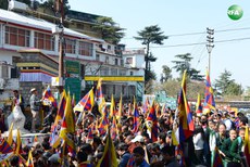 བཞུགས་སྒར་རྡ་རམ་ས་ལར་བོད་མིའི་སྒྲིག་འཛུགས་གཞུང་མང་གཉིས་ནས་བོད་མིའི་རང་དབང་སྒེར་ལངས་གསུམ་བཅུའི་དུས་དྲན་ཐེངས་༥༧སྲུང་བརྩི་གནང་སྐབས། ༢༠༡༦།༣།༡༠