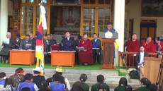 བཞུགས་སྒར་རྡ་རམ་ས་ལར་བོད་མིའི་སྒྲིག་འཛུགས་གཞུང་མང་གཉིས་ནས་བོད་མིའི་རང་དབང་སྒེར་ལངས་གསུམ་བཅུའི་དུས་དྲན་ཐེངས་༥༧སྲུང་བརྩི་གནང་སྐབས། ༢༠༡༦།༣།༡༠