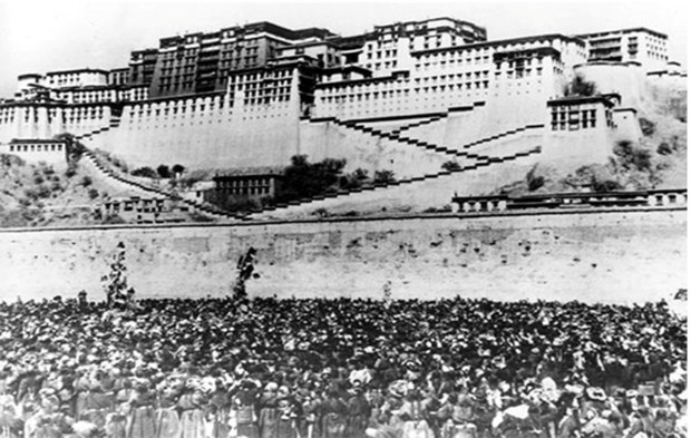 སྤྱི་ལོ་༡༩༥༩ལོར་བོད་མིའི་རང་དབང་སྒེར་ལངས་སྐབས་ཀྱི་འདྲ་པར།