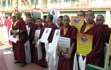 གྲོས་ཚོགས་ཚོགས་དུས་བཅུ་པ་དབུ་འཛུགས།