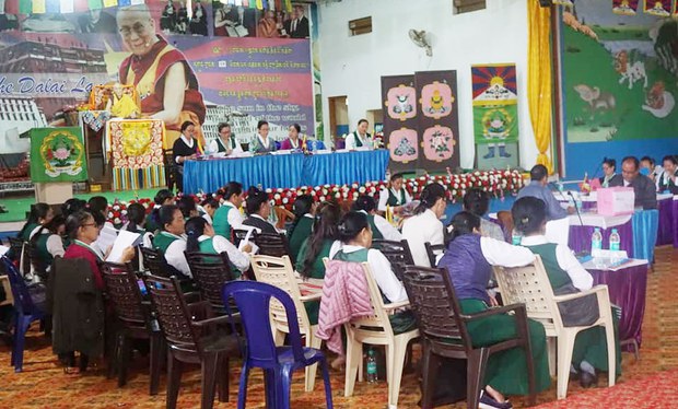 བོད་ཀྱི་བེུད་ལྷན་ཚོགས་ཀྱི་འགན་འཛིན་ལྷན་ཚོགས་ཐེངས་༡༣པ།