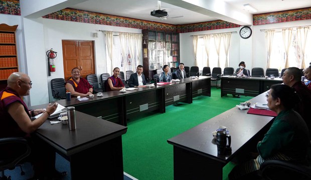 བོད་མི་མང་སྤྱི་འཐུས་རྒྱུན་ལས་ནང་སྤྱི་འཐུས་གཉིས་གསར་ཕེབས་དང་གཞན་རྣམས་རང་འཇགས་བཞུགས་འདུག