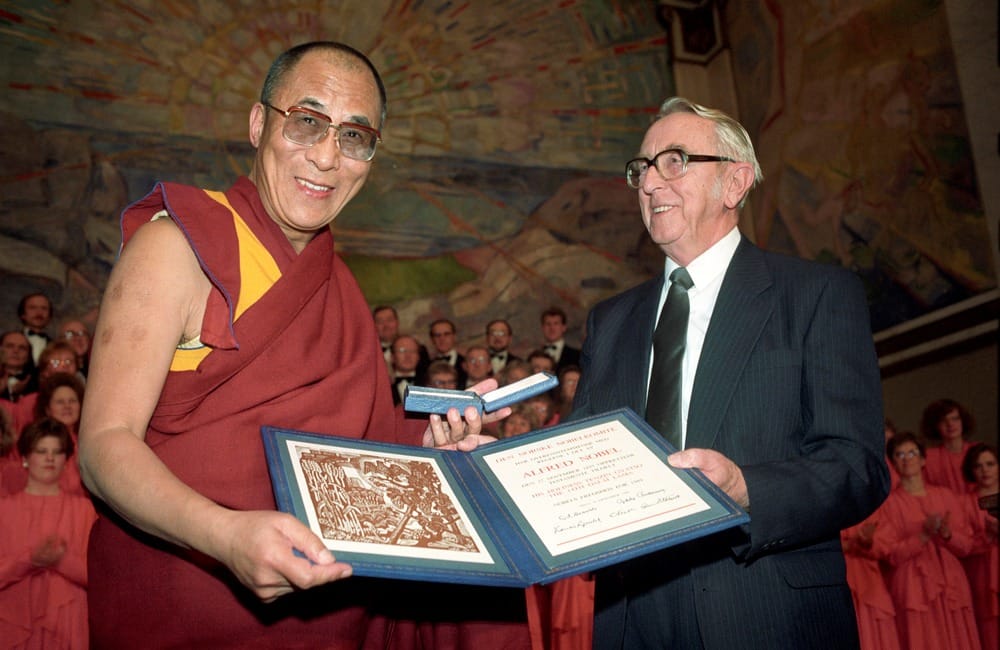 dalai-lama-nobel.jpg dalai-lama-nobel.jpg