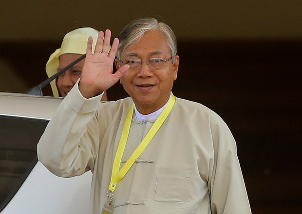 གསར་དུ་འདེམས་ཐོན་བྱུང་བའི་མ་ཡན་མར་གྱི་སྲིད་འཛིན་Htin Kyawམཆོག། ༢༠༡༦།༣།༡༥
