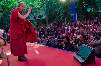 རྩོམ་རིག་དུས་ཆེན་ལ་སྔར་དང་མ་འདྲ་བའི་བྱིན་རླབས།