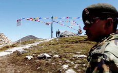 ལ་དྭགས་མཐའ་ཁུལ་ས་མཚམས། 