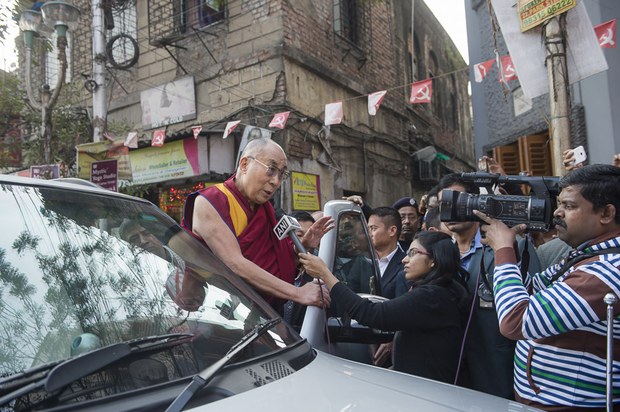 ༧གོང་ས་མཆོག་གིས་རྒྱ་གར་གྱི་ཀོལ་ཀོ་ཏེའི་གྲོང་ཁྱེར་ནང་གསར་འགོད་པར་བཀའ་ལན་གནང་བཞིན་པ། ༢༠༡༥།༡།༡༢ ༧གོང་ས་མཆོག་གིས་རྒྱ་གར་གྱི་ཀོལ་ཀོ་ཏེའི་གྲོང་ཁྱེར་ནང་གསར་འགོད་པར་བཀའ་ལན་གནང་བཞིན་པ། ༢༠༡༥།༡།༡༢
