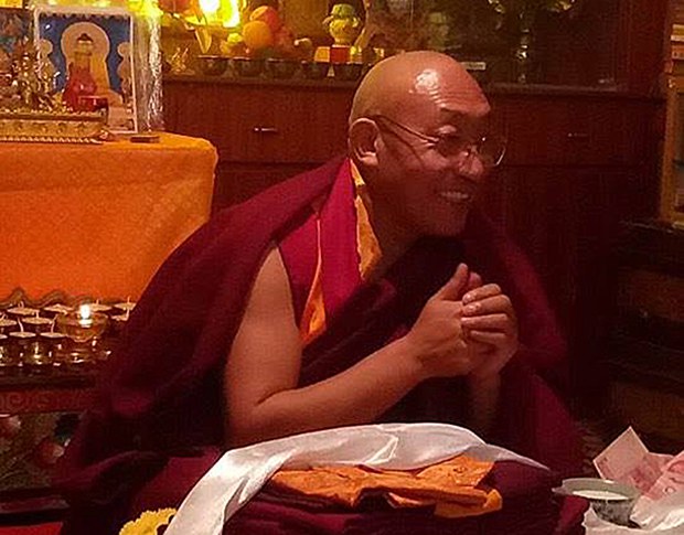 ཨ་ཀྲུག་བློ་སྤོ་ལགས་བཙོན་འཇུག་དུས་བཀག་ཚང་ནས་གློད་བཀྲོལ་བཏང་བ། ཨ་ཀྲུག་བློ་སྤོ་ལགས་བཙོན་འཇུག་དུས་བཀག་ཚང་ནས་གློད་བཀྲོལ་བཏང་བ།