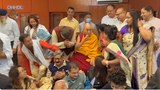 རྒྱ་གར་བོད་དོན་རྒྱབ་སྐྱོར་ཚོགས་པ་འདྲ་མིན་གྱི་ཚོགས་མི་ཁག་ཅིག་གིས་༧གོང་ས་མཆོག་ལ་མཇལ་ཁ་ཞུས་འདུག