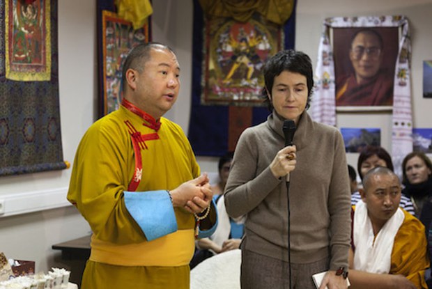 ཨུ་རུ་སུའི་རྒྱལ་སར་བོད་བརྒྱུད་ནང་བསྟན་སྤྱིའི་ངོ་སྤྲོད་སོགས་གནང་ཡོད་པ། ཨུ་རུ་སུའི་རྒྱལ་སར་བོད་བརྒྱུད་ནང་བསྟན་སྤྱིའི་ངོ་སྤྲོད་སོགས་གནང་ཡོད་པ།