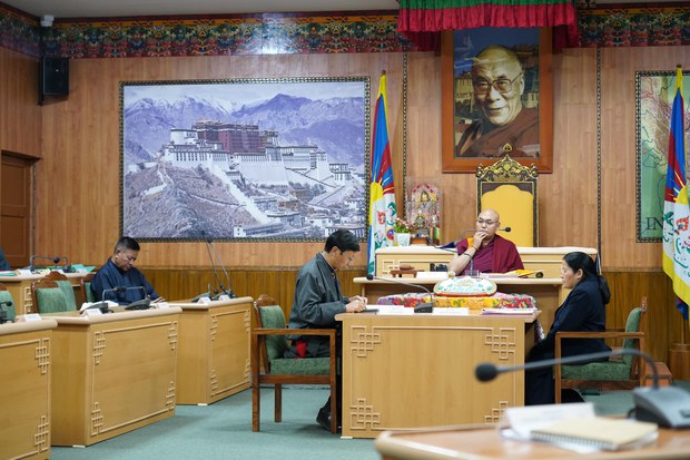 ཆོས་རིག་ལས་ཁུངས་ཀྱི་སྔོན་རྩིས་སུ་བོད་ཀྱི་ཐུན་མོང་མ་ཡིན་པའི་རིག་གཞུང་དང་སྒྱུ་རྩལ་སོགས་མི་ཉམས་རྒྱུན་འཛིན་ཆེད། རིག་གཞུང་གི་རྩིས་འགོའི་ནང་དངུལ་འབོར་ས་ཡ་ ༥༧ གཏན་འབེབས་གནང་བ། ཆོས་རིག་ལས་ཁུངས་ཀྱི་སྔོན་རྩིས་སུ་བོད་ཀྱི་ཐུན་མོང་མ་ཡིན་པའི་རིག་གཞུང་དང་སྒྱུ་རྩལ་སོགས་མི་ཉམས་རྒྱུན་འཛིན་ཆེད། རིག་གཞུང་གི་རྩིས་འགོའི་ནང་དངུལ་འབོར་ས་ཡ་ ༥༧ གཏན་འབེབས་གནང་བ།