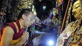 པཎ་ཆེན་རྒྱལ་མཚན་ནོར་བུ་ལྷ་སའི་གཙུག་ལག་ཁང་དུ། 