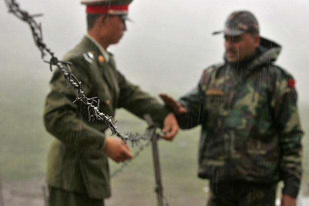 རྒྱ་ནག་གཞུང་གིས་ཨ་རུ་ན་ཅཱལ་དང་ས་འབྲེལ་ས་མཚམས་སུ་གྲོང་གསེབ་ ༩༠ འཛུགས་སྐྲུན་བྱེད་བཞིན་ཡོད་འདུག རྒྱ་ནག་གཞུང་གིས་ཨ་རུ་ན་ཅཱལ་དང་ས་འབྲེལ་ས་མཚམས་སུ་གྲོང་གསེབ་ ༩༠ འཛུགས་སྐྲུན་བྱེད་བཞིན་ཡོད་འདུག