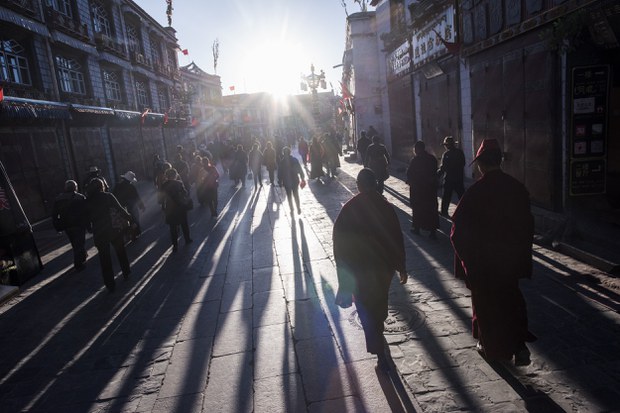 ལྷ་ས་གྲོང་ཁྱེར་ནང་དམག་སྦྱོང་དང་འབྲེལ་བའི་མཁའ་ཟོན་ཉེན་བརྡ་ཚོད་ལྟ་བྱས་འདུག
