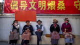 རྒྱ་ནག་གིས་བོད་ནང་སྤྲད་པའི་རོགས་དངུལ་ས་གནས་རྒྱ་ནག་གི་དཔོན་རིགས་ཚོས་ལྐོག་ཟ་བྱེད་བཞིན་ཡོད་འདུག