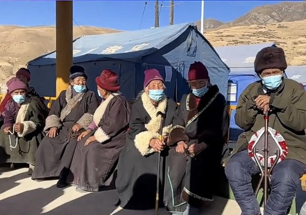 ཀན་སུའུ་ནང་ས་ཡོམ་འགུལ་ཚད་༦་དང་གྲངས་ཆུང་༢་བརྒྱབ་སྟེ་བདུན་ཕྲག་གཅིག་ཕྱིན་པའི་རྗེས་སུ་རྐྱེན་ལམ་དུ་ཕྱིན་པའི་མིའི་གྲངས་འབོར་ཀན་སུའུ་དང་མཚོ་སྔོན་གཉིས་ཀ་ནས་༡༤༩་བར་འཕར་ཡོད་པ། ཀན་སུའུ་ནང་ས་ཡོམ་འགུལ་ཚད་༦་དང་གྲངས་ཆུང་༢་བརྒྱབ་སྟེ་བདུན་ཕྲག་གཅིག་ཕྱིན་པའི་རྗེས་སུ་རྐྱེན་ལམ་དུ་ཕྱིན་པའི་མིའི་གྲངས་འབོར་ཀན་སུའུ་དང་མཚོ་སྔོན་གཉིས་ཀ་ནས་༡༤༩་བར་འཕར་ཡོད་པ།