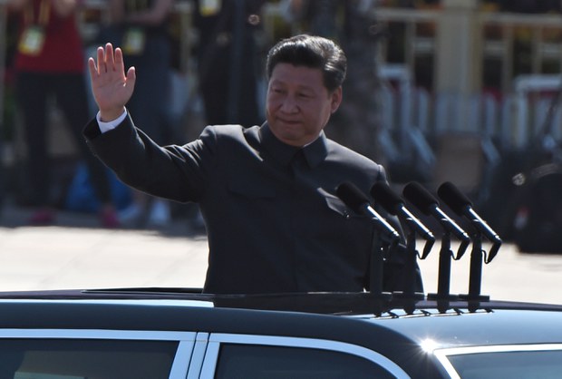 རྒྱ་ནག་གི་སྲིད་འཛིན་ཞེ་ཅིན་ཕེན་པེ་ཅིང་གི་དམག་དཔུང་རུ་བསྒྲིགས་སྐབས། ༢༠༡༥།༩།༣