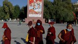 ལྷ་སའི་པོ་ཏ་ལའི་མདུན་ཐང་དུ་རྒྱ་ནག་གི་དྲིལ་བསྒྲགས་དང་བོད་རིགས་དགེ་འདུན་པ། ༡༠།༡༥།༢༠