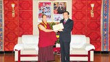 པཎ་ཆེན་རྒྱན་མཚན་ནོར་བུ་དང་བོད་རང་སྐྱོང་ལྗོངས་རྒྱ་ནག་གུང་ཁྲན་ཚོགས་པ་ཞེས་བའི་དྲུང་ཆེ་ཁྲིན་ཆོན་གྷོ། ༢༠༡༥།༡༢།༧