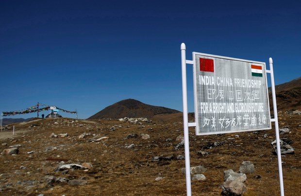 རྒྱ་ནག་གིས་ཁྱིམ་མཚེས་རྒྱལ་ཁབ་ཚོ་དང་མཉམ་འབྲེལ་དགོས་སྐོར་བཤད་བཞིན་པ་ནི་ཨ་རིའི་ཚོང་འབྲེལ་འཐབ་འཁྲུག་དང་འབྲེལ་རྒྱ་ནག་གི་དཔལ་འབྱོར་ལ་དཀའ་ཁག་མི་འབྱུང་ཆེད་ཁ་གཏད་གཅོག་ཐབས་ཡིན་པ། ཉམས་ཞིབ་པས་འགྲེལ་བརྗོད་གནང་གི་འདུག