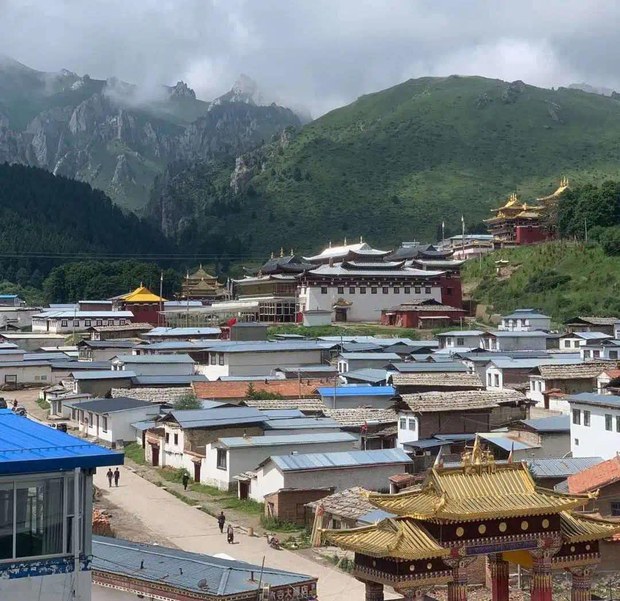 རྒྱ་ནག་གཞུང་གིས་མུ་མཐུད་སྟག་ཚང་ལྷ་མོ་ཀིརྟི་དགོན་དང་རྔ་བ་ཀིརྟི་དགོན་སོགས་སུ་གྲྭ་རྒྱུན་གསར་ཞུགས་དང་དགོན་པའི་ནང་ཕྲུ་གུ་ལོ་ཆུང་སྡོད་མི་ཆོག་པའི་དམ་དྲག་ཤུགས་ཆེར་བྱེད་བཞིན་འདུག རྒྱ་ནག་གཞུང་གིས་མུ་མཐུད་སྟག་ཚང་ལྷ་མོ་ཀིརྟི་དགོན་དང་རྔ་བ་ཀིརྟི་དགོན་སོགས་སུ་གྲྭ་རྒྱུན་གསར་ཞུགས་དང་དགོན་པའི་ནང་ཕྲུ་གུ་ལོ་ཆུང་སྡོད་མི་ཆོག་པའི་དམ་དྲག་ཤུགས་ཆེར་བྱེད་བཞིན་འདུག