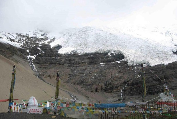 མཐོ་སྒང་བོད་དང་གངས་རི།