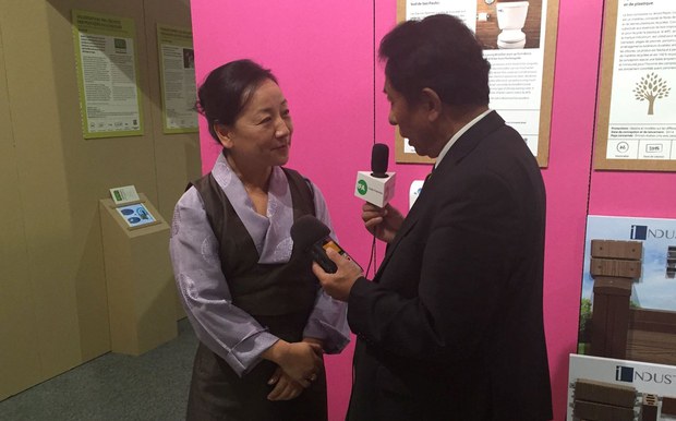 ཕྱི་དྲིལ་བཀའ་བློན་བདེ་སྐྱིད་ཆོས་དབྱངས་མཆོག་ལ་ཧྥ་རན་སོར་བཅར་འདྲིའི་སྐབས། ༢༠༡༥།༡༢།༨ ཕྱི་དྲིལ་བཀའ་བློན་བདེ་སྐྱིད་ཆོས་དབྱངས་མཆོག་ལ་ཧྥ་རན་སོར་བཅར་འདྲིའི་སྐབས། ༢༠༡༥།༡༢།༨