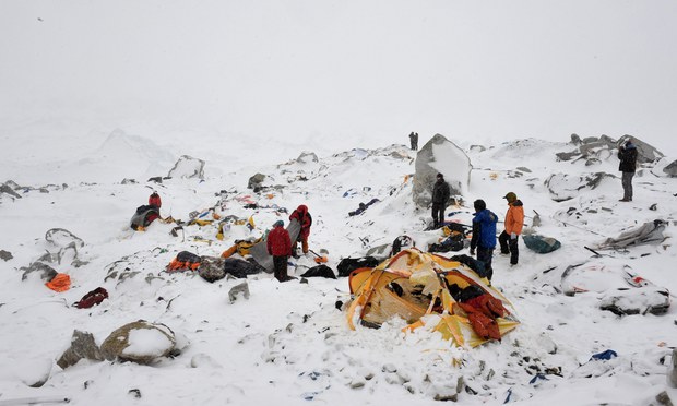 ས་ཡོམ་རྗེས་རི་བོ་ཇོ་མོ་གླང་མའི་ཁུལ་ལ་གངས་རུད་བྱུང་སྐབས། ༢༠༡༥།༤།༢༧