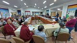 རྡ་རམ་སཱ་ལར་ནང་པའི་མཁས་པ་དང་ཚན་རིག་པའི་བར་རྣམ་ཤེས་སྐོར་ལ་བགྲོ་གླེང་ཚོགས་བཞིན་འདུག