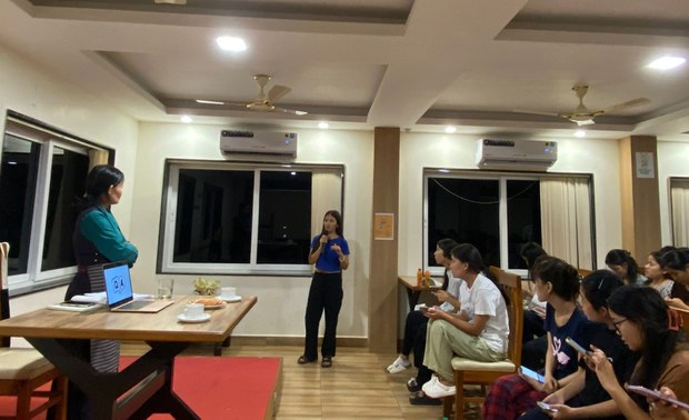 ཤེས་རིག་ལས་ཁུངས་ཀྱིས་བོད་པའི་སློབ་ཕྲུག་སློབ་ཡོན་ཞུ་མཁན་ཚང་མར་སློབ་ཡོན་ཕུལ་ཐབས་གནང་བཞིན་ཡོད་འདུག ཤེས་རིག་ལས་ཁུངས་ཀྱིས་བོད་པའི་སློབ་ཕྲུག་སློབ་ཡོན་ཞུ་མཁན་ཚང་མར་སློབ་ཡོན་ཕུལ་ཐབས་གནང་བཞིན་ཡོད་འདུག