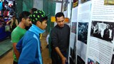 བོད་མིའི་སྒྲིག་འཛུགས་ཀྱི་ཕྱི་དྲིལ་འགྲེམས་སྟོན་ཚན་པས་རྒྱ་གར་བྱང་ཕྱོགས་སུ་བོད་དོན་དང་འབྲེལ་བའི་པར་རིགས་འགྲེམས་སྟོན་གནང་བཞིན་པ། ༢༠༡༥།༡༡།  