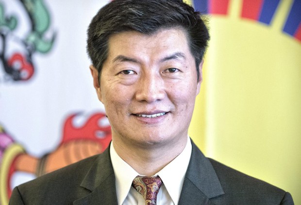 སྲིད་སྐྱོང་མཆོག་གི་ཡོ་རོབ་དང་ཁེ་ན་ཌའི་ནང་གཟིགས་སྐོར། སྲིད་སྐྱོང་མཆོག་གི་ཡོ་རོབ་དང་ཁེ་ན་ཌའི་ནང་གཟིགས་སྐོར།