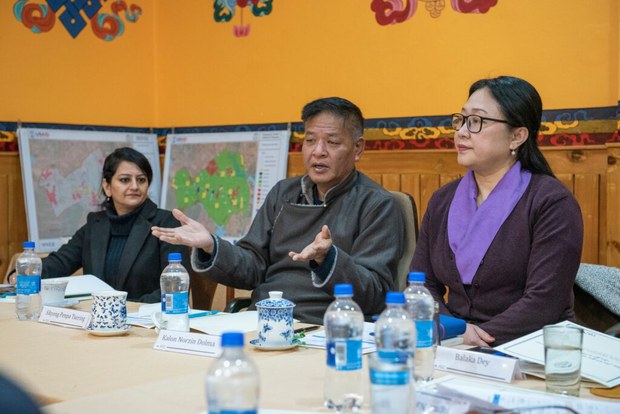 བོད་མིའི་སྒྲིག་འཛུགས་ཀྱི་དབུས་སའི་ལས་ཁུངས་ཁག་གི་ལས་འཆར་དང་ནུས་པ་གོང་མཐོར་གཏོང་ཕྱོགས་ཀྱི་ཚོགས་འདུ་བསྐོང་ཚོགས་གནང་འདུག བོད་མིའི་སྒྲིག་འཛུགས་ཀྱི་དབུས་སའི་ལས་ཁུངས་ཁག་གི་ལས་འཆར་དང་ནུས་པ་གོང་མཐོར་གཏོང་ཕྱོགས་ཀྱི་ཚོགས་འདུ་བསྐོང་ཚོགས་གནང་འདུག