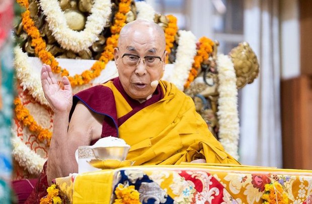 བོད་མིའི་སྒྲིག་འཛུགས་ཀྱིས་བོད་གཞིས་བྱེས་ལྷ་སྡེ་མི་སྡེ་ཡོངས་ཀྱི་ཚབ་ཞུས་ཏེ་༧གོང་ས་མཆོག་ལ་བརྟན་བཞུགས་འབུལ་རྒྱུ་རེད།