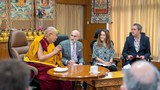 རྒྱལ་བའི་ཕོ་བྲང་དུ་འགོ་ཁྲིད་དང་བདེ་སྐྱིད་ཞེས་པའི་བརྗོད་གཞི་ཐོག་ལྷན་ཚོགས་ཉིན་གཉིས་རིང་ཚོགས་འདུག