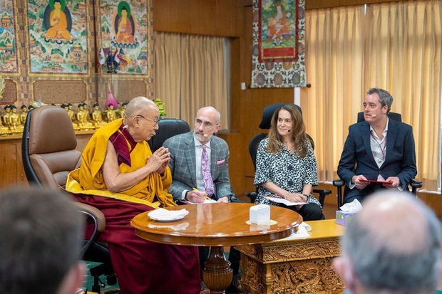 རྒྱལ་བའི་ཕོ་བྲང་དུ་འགོ་ཁྲིད་དང་བདེ་སྐྱིད་ཞེས་པའི་བརྗོད་གཞི་ཐོག་ལྷན་ཚོགས་ཉིན་གཉིས་རིང་ཚོགས་འདུག རྒྱལ་བའི་ཕོ་བྲང་དུ་འགོ་ཁྲིད་དང་བདེ་སྐྱིད་ཞེས་པའི་བརྗོད་གཞི་ཐོག་ལྷན་ཚོགས་ཉིན་གཉིས་རིང་ཚོགས་འདུག