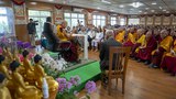 ང་ཚོ་ནང་པ་ཚོས་སྨོན་ལམ་བརྒྱབ་བསྡད་པ་གཅིག་པུ་མ་ཡིན་པར་སེམས་ཁམས་རིག་པའི་ཐོག་ནས་སེམས་ཀྱི་ཞི་བདེ་སྒྲུབ་དགོས། ༧གོང་ས་མཆོག་གིས།