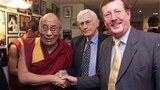༧གོང་ས་མཆོག་གིས་ནོ་བེལ་ཞི་བདེའི་གཟེངས་རྟགས་བཞེས་མཁན་ཞིག་སྐུ་གཤེགས་པར་ཐུགས་གསོ་མཛད་འདུག