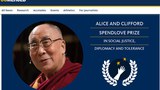 ༧གོང་ས་སྐྱབས་མགོན་ཆེན་པོ་མཆོག་ལ་(Spendlove Prize)་ཞེས་པའི་གཟེངས་རྟགས་ཕུལ་འདུག