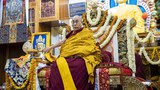 འབྲས་སྤུངས་སྒོ་མང་དང་གདན་གསུམ་སྨོན་ལམ་ཆེན་མོའི་དགེ་རྩ་ཚོགས་པ་ཐུན་མོང་གིས་༧གོང་ས་མཆོག་ལ་བརྟན་བཞུགས་བསྟར་འབུལ་ཞུས།