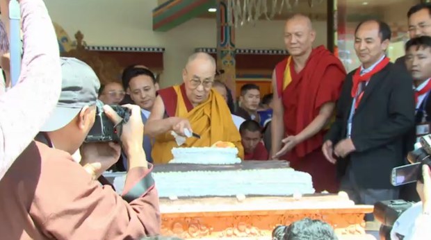 ལ་དྭགས་སུ་༧གོང་ས་མཆོག་དགུང་ལོ་གྱ་གཉིས་ལ་ཕེབས་པའི་འཁྲུངས་སྐར་སྐབས། ༢༠༡༧།༧།༦