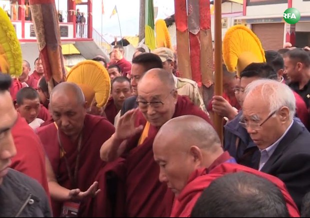 ༧གོང་ས་མཆོག་བོད་དང་ས་འབྲེལ་མོན་རྟ་དབང་ས་གནས་སུ་ཞབས་སོར་བདེ་བར་འཁོད་སྐབས། ༢༠༡༧།༤།༧ ༧གོང་ས་མཆོག་བོད་དང་ས་འབྲེལ་མོན་རྟ་དབང་ས་གནས་སུ་ཞབས་སོར་བདེ་བར་འཁོད་སྐབས། ༢༠༡༧།༤།༧