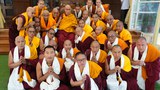 ལེགས་སྦྱར་དང་པ་ལི་ཆོས་རྒྱུད་ཀྱི་ནང་པའི་དགེ་སློང་ཚོའི་བར་ཉམས་མྱོང་བརྗེ་རེས་གནང་མཁན་དགེ་སློང་རྣམ་པར་༧གོང་ས་མཆོག་གིས་མཇལ་ཁ་སྩལ་འདུག