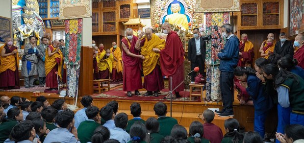 བོད་མི་ཚོས་མི་བཟང་པོ་ཞིག་བྱས་པ་ཡིན་ན་བོད་ཀྱི་མཚན་སྙན་གོང་འཕེལ་ཡོང་བར་ཕན་ཐོགས་ཡོད་ཅེས་བཀའ་སྩལ་བ།