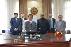 རྒྱ་གར་འབྲས་ལྗོངས་མངའ་སྡེའི་སྤྱི་ཁྱབ་བློན་ཆེན་གསར་པ་སྐུ་ཞབས་(Prem Singh Tamang)མཆོག
