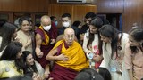 ༧གོང་ས་མཆོག་ནས་རྒྱ་གར་གྱི་བཟོ་ཚོང་མཉམ་འབྲེལ་ཚོགས་པའི་ཡན་ལག་གི་བུད་མེད་ཀྱི་རུ་ཁག་ཅིག་ལ། ཨ་མའི་བྱམས་བརྩེ་ནི་བདེ་སྐྱིད་ཀྱི་འབྱུང་ཁུངས་ཡིན་པར་བཀའ་སློབ་སྩལ་ཡོད་པ།