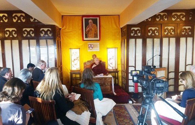 བཀའ་བློན་ཁྲི་ཟུར་སློབ་དཔོན་ཟམ་གདོང་རིན་པོ་མཆོག་གིས་འཛམ་གླིང་གནམ་གཤིས་འགྱུར་ལྡོག་དང་འབྲེལ་བའི་སྐོར་གསུངས་བཤད་སྐབས། ༢༠༡༨།༡༡།༢༩ བཀའ་བློན་ཁྲི་ཟུར་སློབ་དཔོན་ཟམ་གདོང་རིན་པོ་མཆོག་གིས་འཛམ་གླིང་གནམ་གཤིས་འགྱུར་ལྡོག་དང་འབྲེལ་བའི་སྐོར་གསུངས་བཤད་སྐབས། ༢༠༡༨།༡༡།༢༩