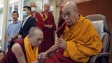སྤྱི་ནོར་༧གོང་ས་སྐྱབས་མགོན་ཆེན་པོ་མཆོག་ནས་སྟོན་པའི་བསླབ་བྱ་དེ་ལུས་སེམས་གཉིས་ཀྱི་བདེ་ཐང་ཡོང་རྒྱུར་ཕན་ཐོག་ཆེན་པོ་ཡོད་སྐོར་དཱི་པངྐ་རའི་ཆོས་ཚོགས་ཀྱི་ཚོགས་མི་རྣམས་ལ་མཇལ་ཁའི་སྐབས་བཀའ་སློབ་བསྩལ་གནང་མཛད་པ།