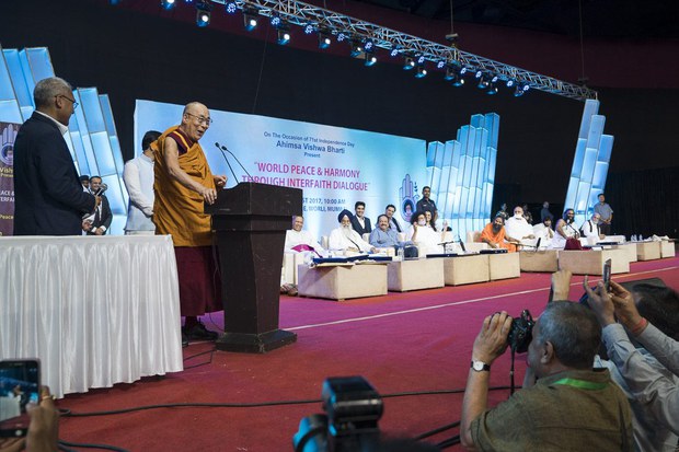 ༧གོང་ས་མཆོག་རྒྱ་གར་གྱི་གྲོང་ཁྱེར་མུམ་བྷེའི་ནང་ཆོས་ལུཊ་རིས་མེད་ཀྱི་དབུ་ཁྲིད་རྣམ་པའི་བགྲོ་གླེང་ཐོག ༢༠༡༧།༨།༡༣ ༧གོང་ས་མཆོག་རྒྱ་གར་གྱི་གྲོང་ཁྱེར་མུམ་བྷེའི་ནང་ཆོས་ལུཊ་རིས་མེད་ཀྱི་དབུ་ཁྲིད་རྣམ་པའི་བགྲོ་གླེང་ཐོག ༢༠༡༧།༨།༡༣