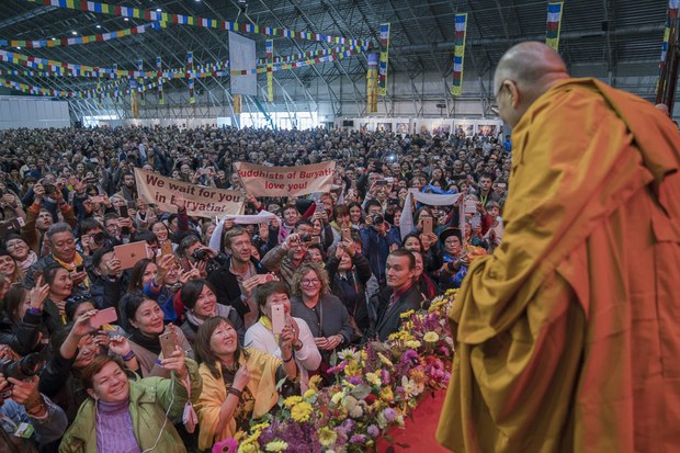 ༧གོང་ས་མཆོག་གིས་རི་གྷའི་ནང་འཛད་འཕྲིན་སྐྱོང་གནང་བཞིན་པ། ༢༠༡༦།༡༠།༡༠